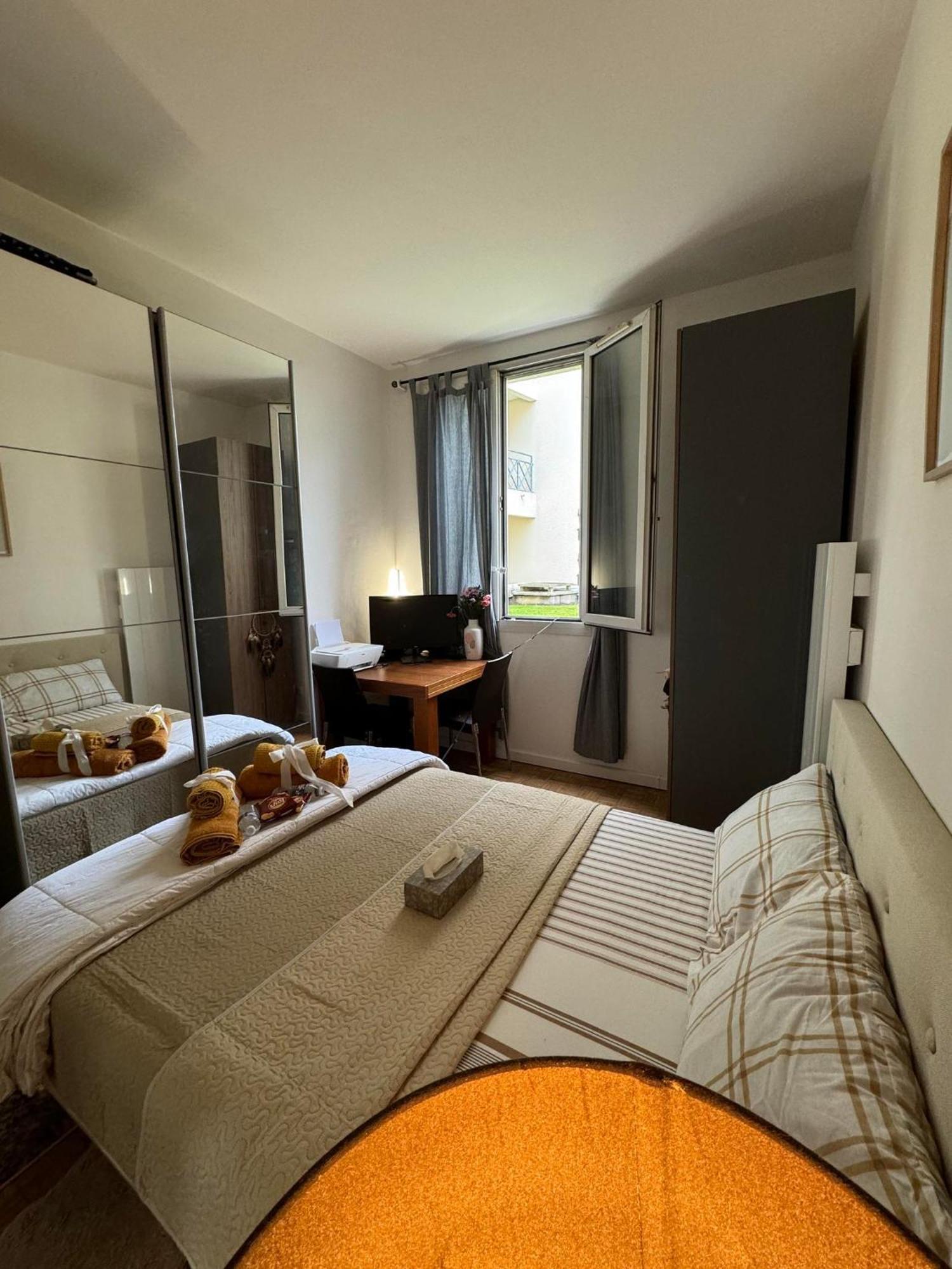 Near Castle Of Versailles Cozy Room With Breakfast And Parking Ngoại thất bức ảnh